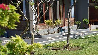 Rumah Gajah by Kubukubali