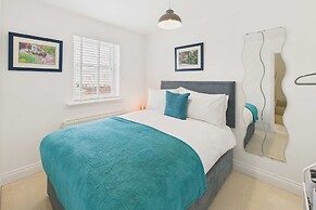 Host Stay Clearwell Gardens