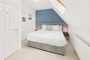 Host Stay Clearwell Gardens