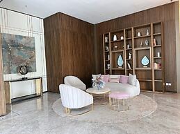 Green Sedayu Apartment by Emily