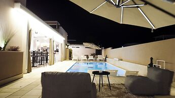 Kalinifta Rooms Luxury Style
