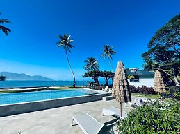 Sublime Tahiti Beach Retreat