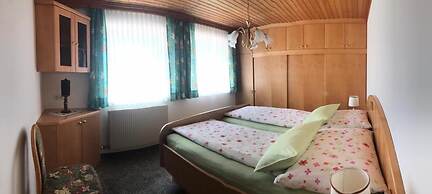Charming Apartment in Goldegg, Austria - Mountain Views & Private Entr
