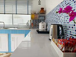 Canary Pool Villa Bangsaen