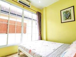 Canary Pool Villa Bangsaen