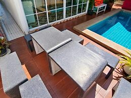 Canary Pool Villa Bangsaen