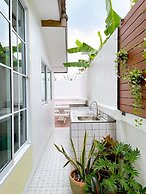 Canary Pool Villa Bangsaen