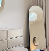 HiGuests - La Rive Classy 2BR & Balcony
