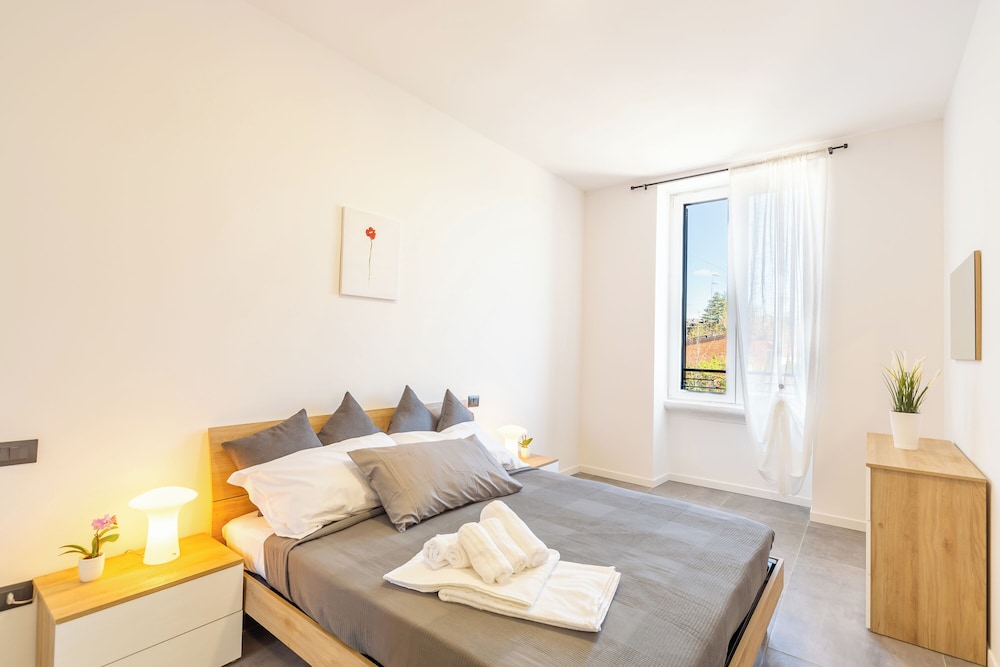 KHL apartments