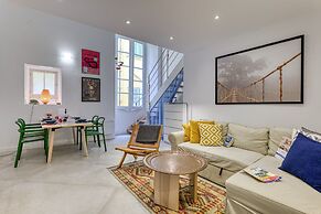 Two Levels Apt In Historical Building