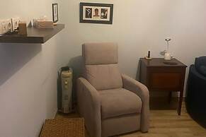 House -sleeps 6-garden-fireplace