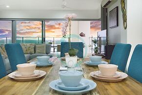 The Lava Lounge Panoramic Rooftop Holiday Retreat