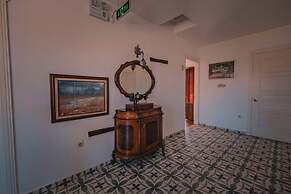 Mor Salkım Konağı