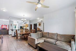 3-BD Beauty with Pool Near Beach