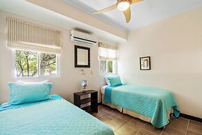 3-BD Beauty with Pool Near Beach