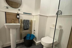 2 Bed-sleeps 3-parking-town Centre