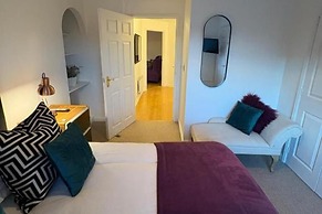 2 Bed-sleeps 3-parking-town Centre