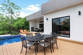 Villa with Minimalist Design & Scenic Deck with Private Infinity Pool 