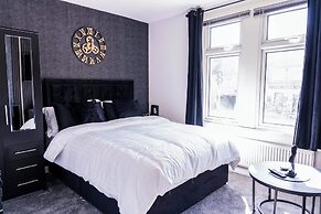 Charming Dartford Apartment - Ideal for Explorers!