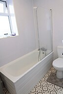 Charming Dartford Apartment - Ideal for Explorers!