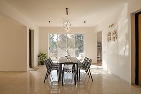 Golf View Home by Stayjade