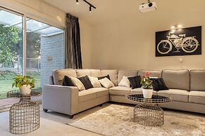 Golf View Home by Stayjade