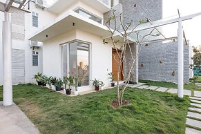 Golf View Home by Stayjade