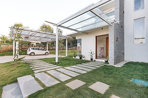 Golf View Home by Stayjade