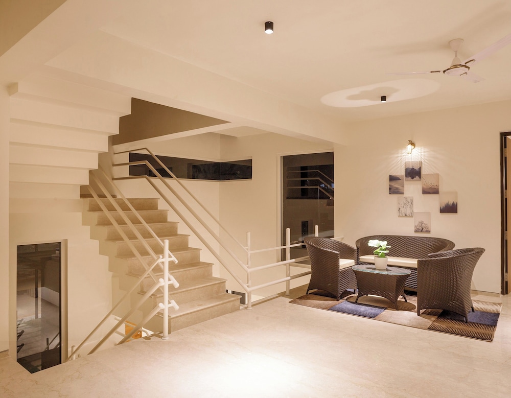Golf View Home by Stayjade