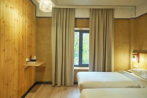 Pristine Hotel