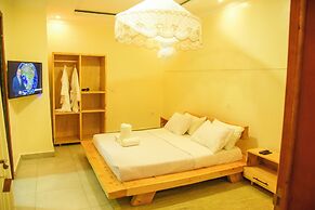 Rond Point Gorilla Boutique - Kinigi