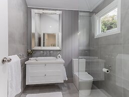 Hamptons White House