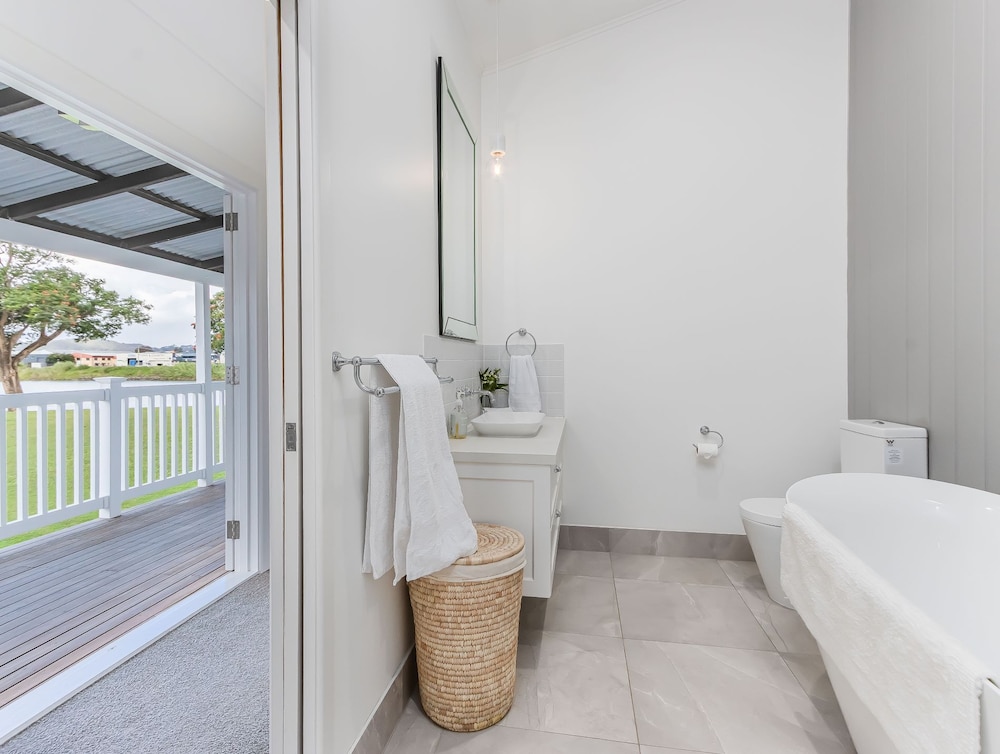 Hamptons White House