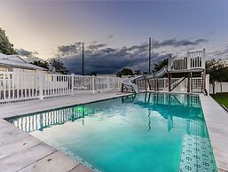 Hamptons White House