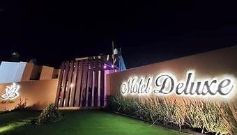 Hotel-Motel Deluxe