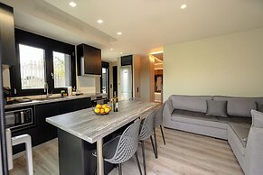 Grand Kourouta Pool Apartments