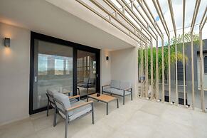 Grand Kourouta Pool Apartments