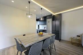 Grand Kourouta Pool Apartments