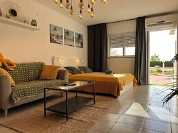 Gugel Waves Apartments