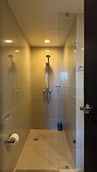 Uptown Parksuites Tower One