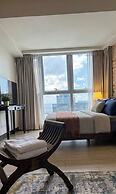 Uptown Parksuites Tower One