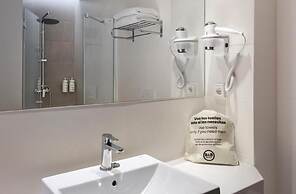 B&B HOTEL Sevilla Bormujos