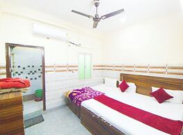 Hotel Gayatri palace Vrindavan