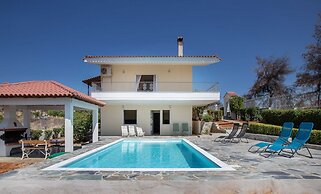 Villa with S. Pool Theologos by GHH