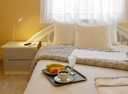 Villa with S. Pool Theologos by GHH