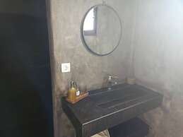 Amphora Thalassa Seaview Gem w Private Jacuzzi