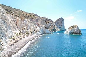 Amphora Meltemi Seaview Gem w Private Jacuzzi