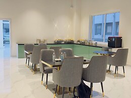Whiteridge Premium Hotel Hitech city