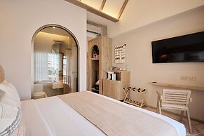 PE-LA Thapae Boutique Hotel