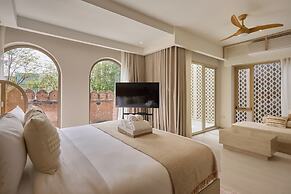 PE-LA Thapae Boutique Hotel